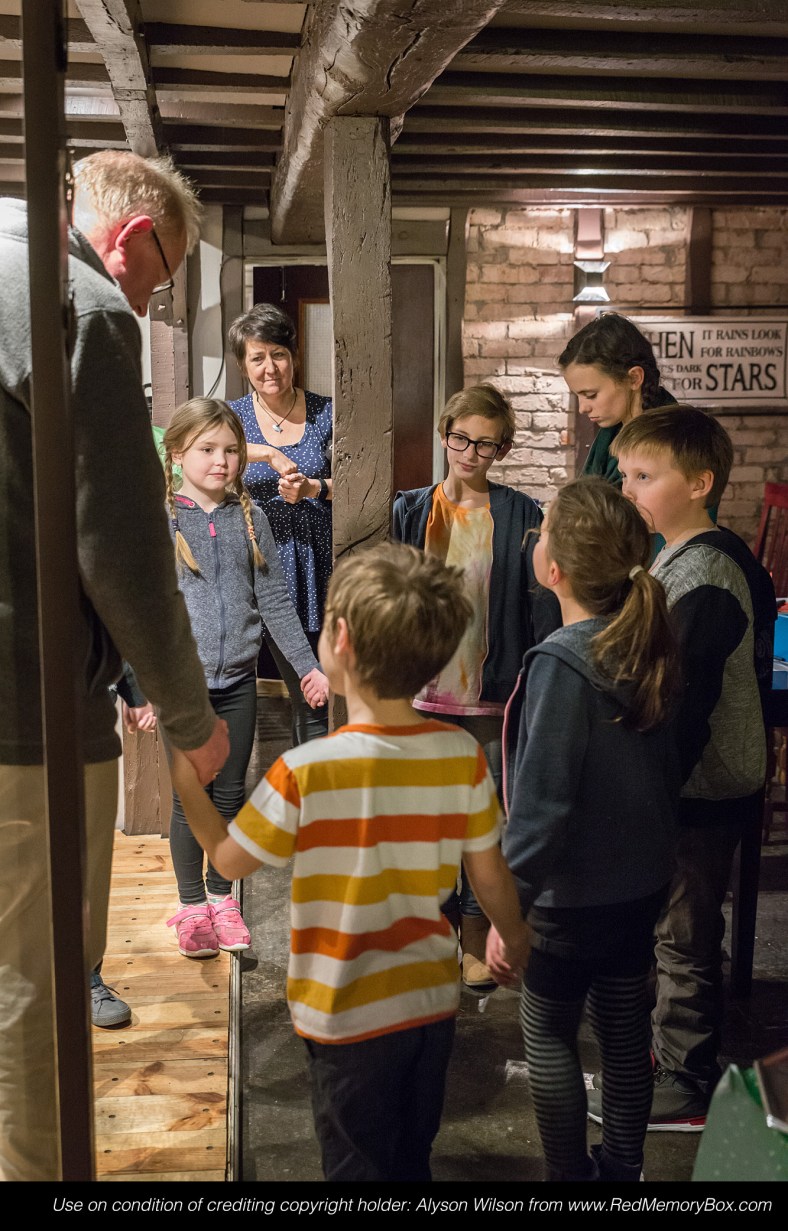 2WivenhoePubChurch_29Nov15_37_Press